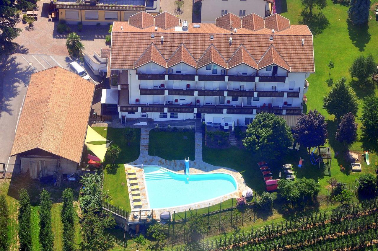Hotel Garni Gruener Baum 라이베스 외부 사진