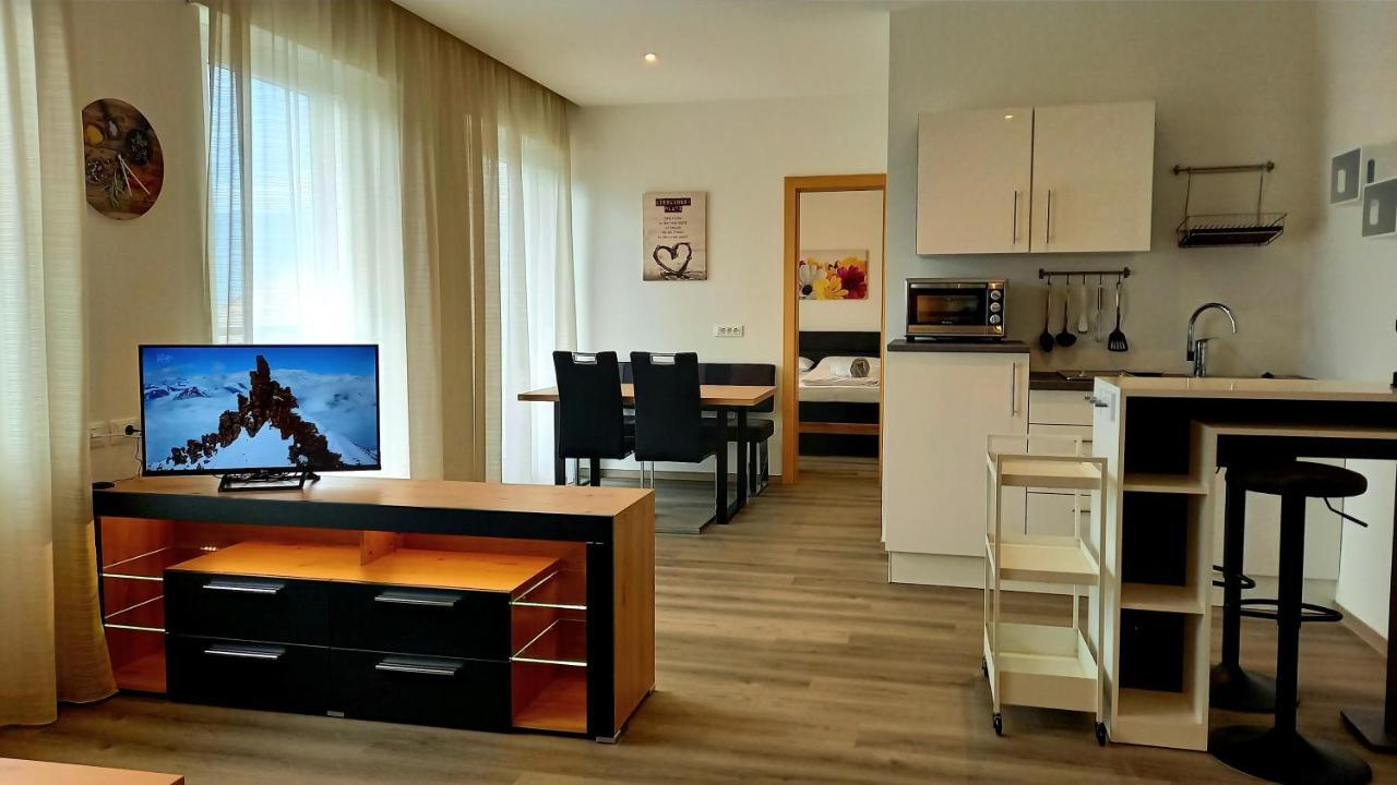 Hotel Garni Gruener Baum 라이베스 외부 사진