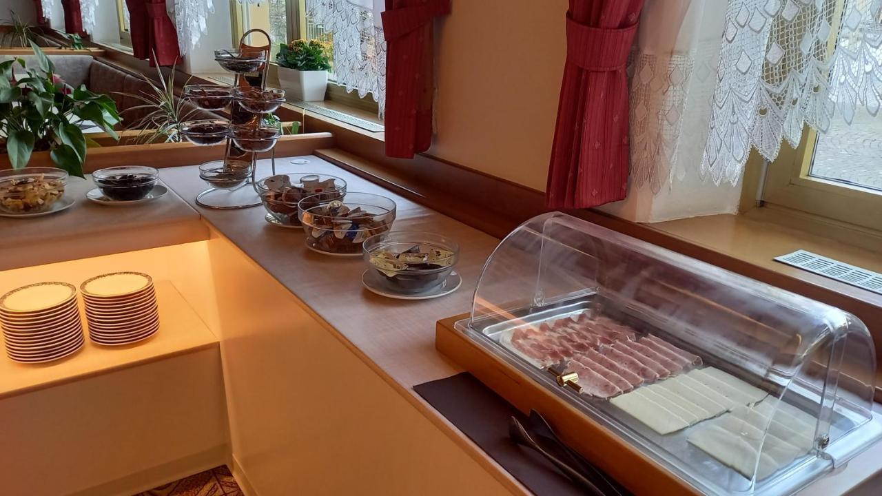 Hotel Garni Gruener Baum 라이베스 외부 사진
