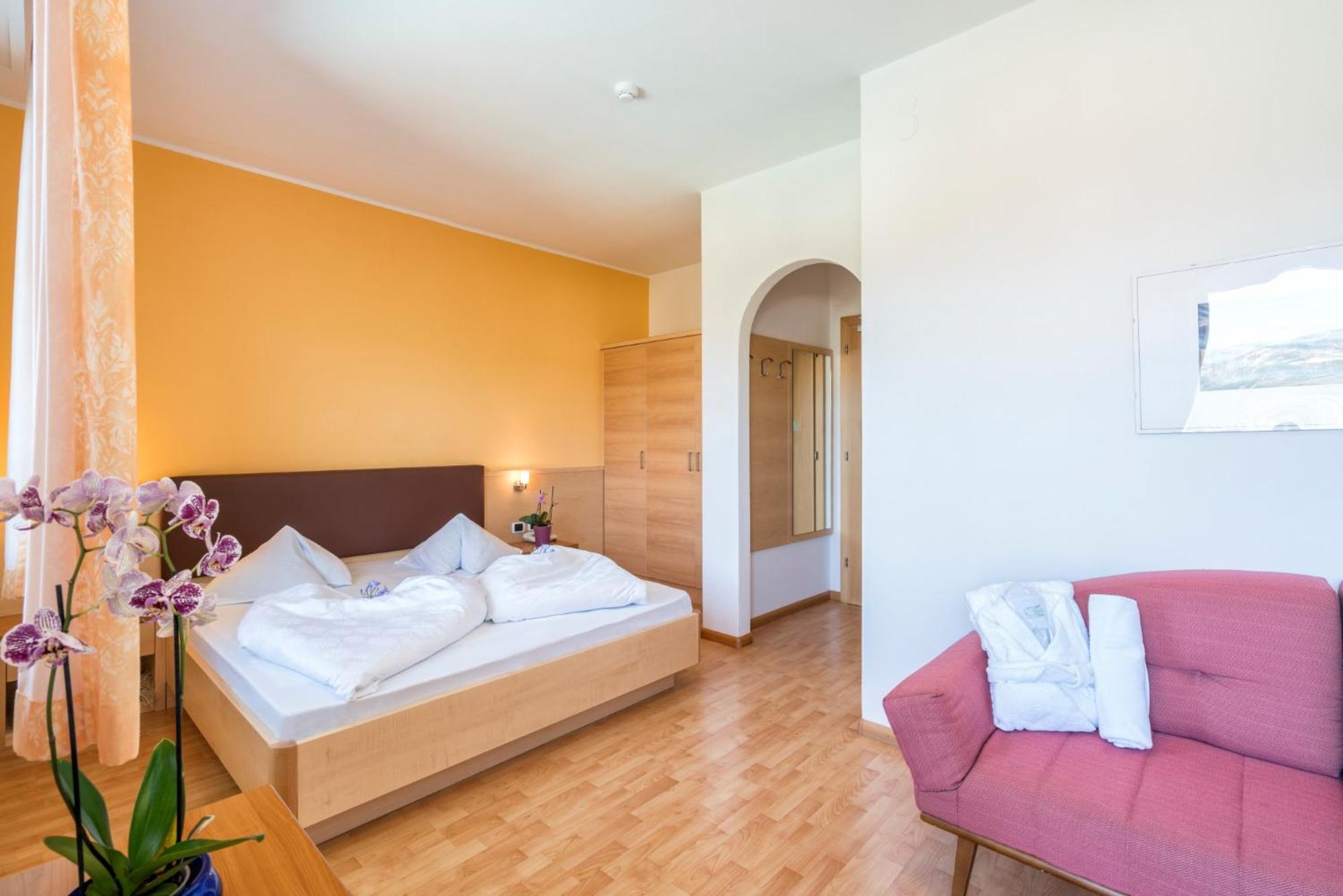 Hotel Garni Gruener Baum 라이베스 외부 사진
