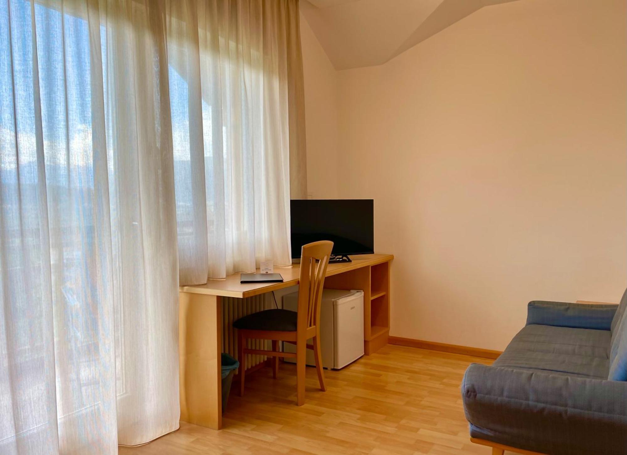 Hotel Garni Gruener Baum 라이베스 외부 사진
